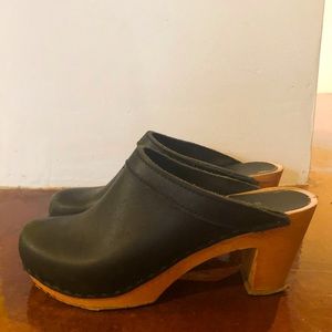 Sven clogs, lightly worn